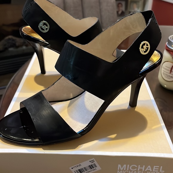 ♥️Michael Kors open toed shoe with 3inch heel♥️ - Picture 6 of 7